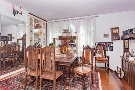 Casa à venda com 200m², 3 quartos e 4 vagas