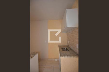 Cozinha de apartamento para alugar com 1 quarto, 25m² em Cordovil, Rio de Janeiro