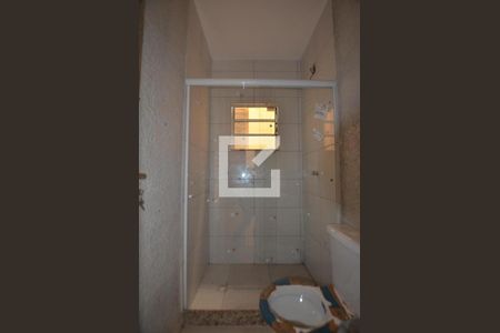 Banheiro de apartamento para alugar com 1 quarto, 25m² em Cordovil, Rio de Janeiro