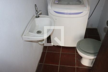 Casa à venda com 280m², 3 quartos e 3 vagasBanheiro 2