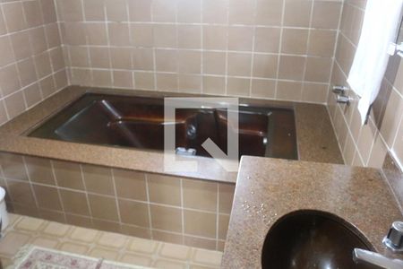 Casa à venda com 280m², 3 quartos e 3 vagasBanheiro da Suíte 1