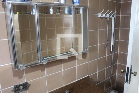 Casa à venda com 280m², 3 quartos e 3 vagasBanheiro da Suíte 1