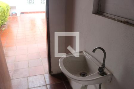 Casa à venda com 280m², 3 quartos e 3 vagasBanheiro 2