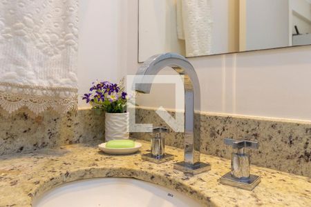 Apartamento à venda com 66m², 2 quartos e sem vagaBanheiro social