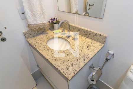 Apartamento à venda com 66m², 2 quartos e sem vagaBanheiro social