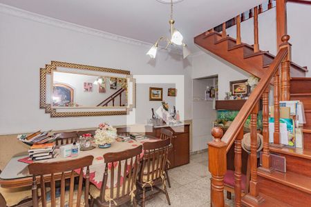 Casa à venda com 282m², 3 quartos e 2 vagas
