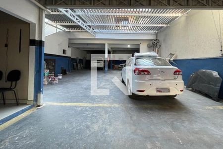 Casa à venda com 380m², 6 quartos e 10 vagas Casa à venda com 380m², 6 quartos e 10 vagasGaragem