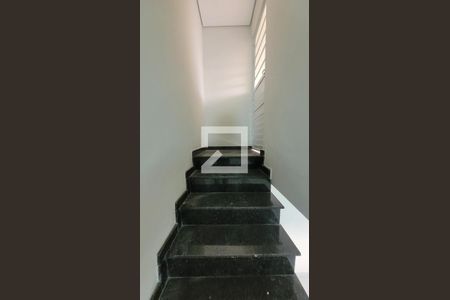 Apartamento à venda com 110m², 2 quartos e 1 vaga Apartamento à venda com 110m², 2 quartos e 1 vagaEscada