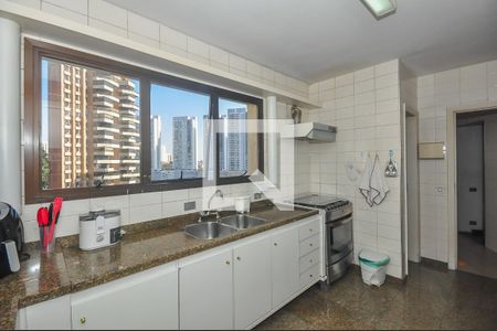 Apartamento à venda com 226m², 4 quartos e 4 vagasCozinha