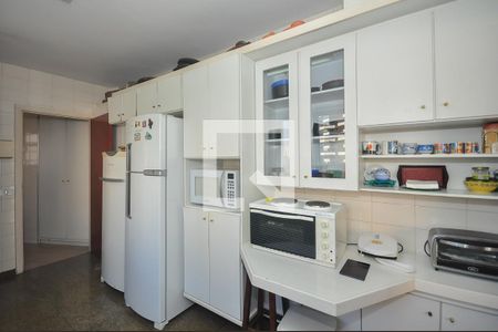 Apartamento à venda com 226m², 4 quartos e 4 vagasCozinha