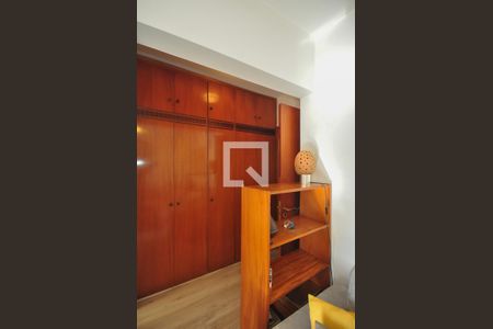 Apartamento à venda com 226m², 4 quartos e 4 vagasArmário da Suíte 1