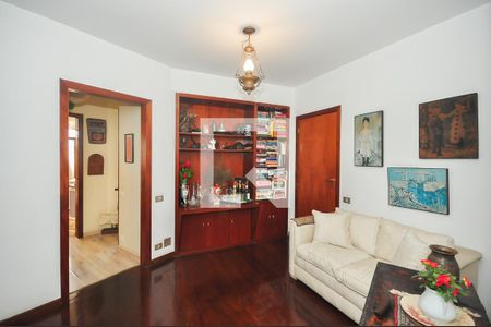 Apartamento à venda com 226m², 4 quartos e 4 vagasCorredor