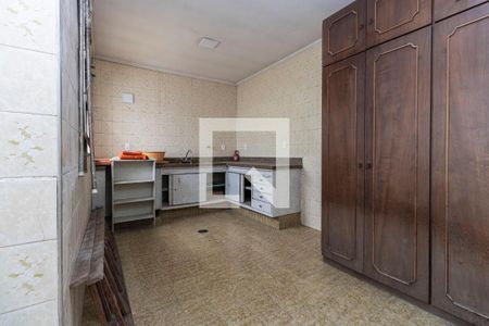 Casa à venda com 180m², 3 quartos e 3 vagas