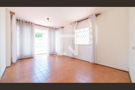 Casa à venda com 160m², 3 quartos e 1 vaga