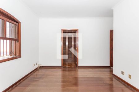 Casa à venda com 255m², 3 quartos e 2 vagas