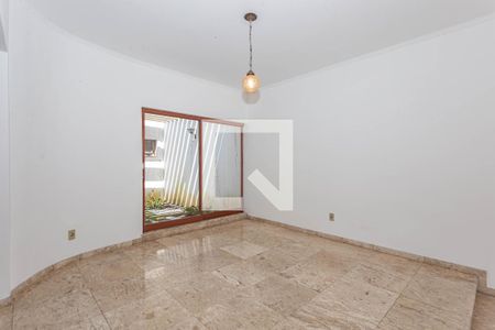 Casa à venda com 255m², 3 quartos e 2 vagas