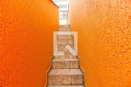 Casa à venda com 330m², 4 quartos e 3 vagas Casa à venda com 330m², 4 quartos e 3 vagasEscada de Acesso