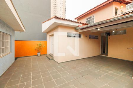 Casa à venda com 330m², 4 quartos e 3 vagas Casa à venda com 330m², 4 quartos e 3 vagasQuintal Traseiro
