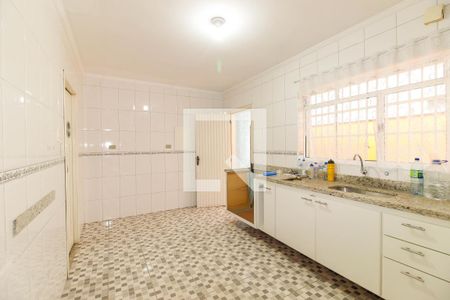 Casa à venda com 330m², 4 quartos e 3 vagas Casa à venda com 330m², 4 quartos e 3 vagasCozinha