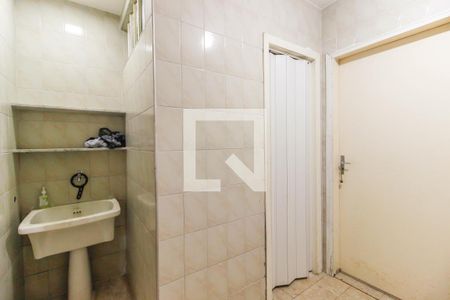 Casa à venda com 330m², 4 quartos e 3 vagas Casa à venda com 330m², 4 quartos e 3 vagasÁrea de Serviço