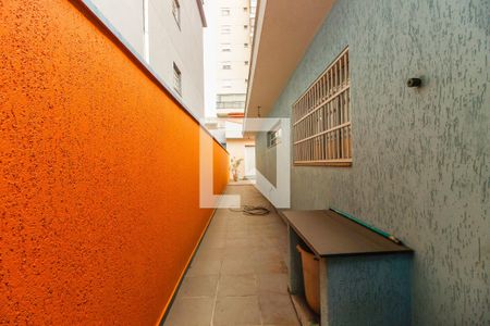 Casa à venda com 330m², 4 quartos e 3 vagas Casa à venda com 330m², 4 quartos e 3 vagasCorredor