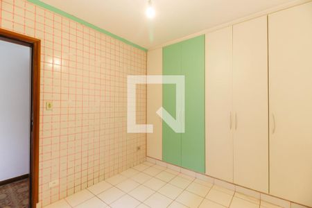 Casa à venda com 330m², 4 quartos e 3 vagas Casa à venda com 330m², 4 quartos e 3 vagasQuarto 1