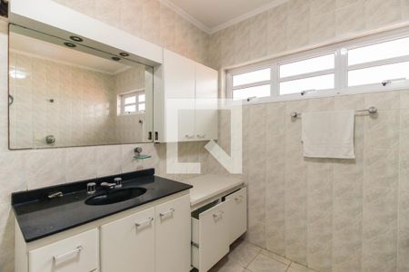 Casa à venda com 330m², 4 quartos e 3 vagas Casa à venda com 330m², 4 quartos e 3 vagasBanheiro Social