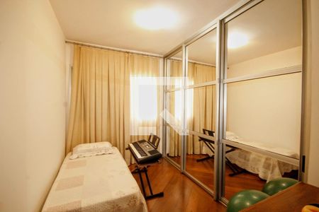 Apartamento à venda com 140m², 4 quartos e 2 vagasquarto 4