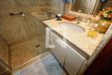 Apartamento à venda com 140m², 4 quartos e 2 vagasbanheiro 2