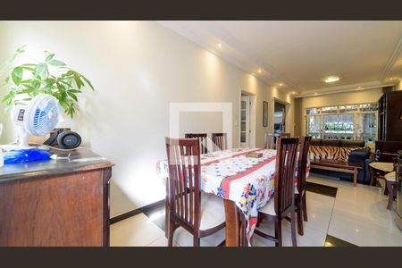 Casa à venda com 291m², 3 quartos e 3 vagas