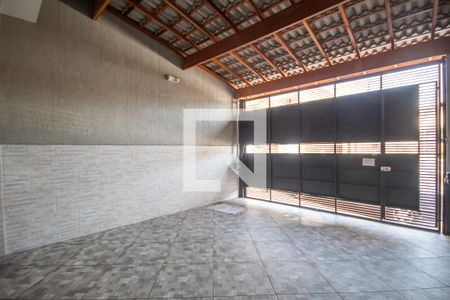 Casa à venda com 151m², 3 quartos e 2 vagas Casa à venda com 151m², 3 quartos e 2 vagasGaragem