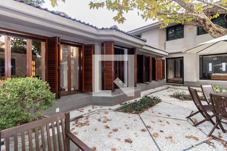 Casa à venda com 1350m², 4 quartos e 6 vagas