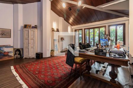 Casa à venda com 1350m², 4 quartos e 6 vagas
