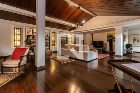 Casa à venda com 1350m², 4 quartos e 6 vagas