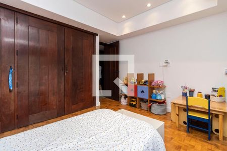 Casa à venda com 1350m², 4 quartos e 6 vagas