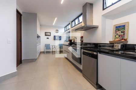 Casa à venda com 1350m², 4 quartos e 6 vagas