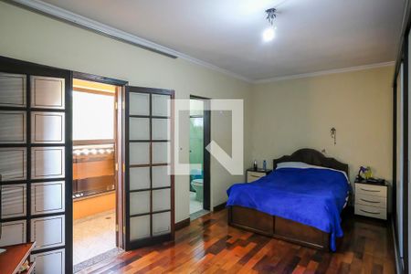 Casa à venda com 180m², 3 quartos e 3 vagasSuíte