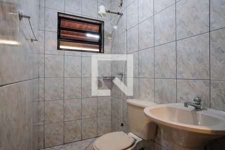 Casa à venda com 180m², 3 quartos e 3 vagasBanheiro área de serviço