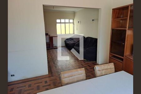 Casa à venda com 113m², 4 quartos e 1 vaga