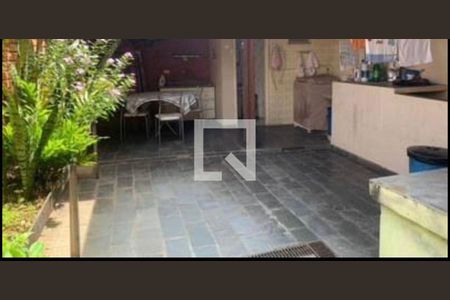 Casa à venda com 250m², 3 quartos e 2 vagas
