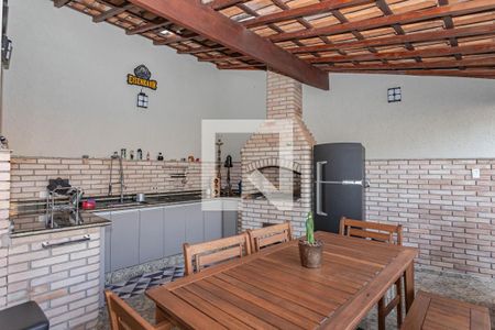 Casa à venda com 180m², 3 quartos e 2 vagas