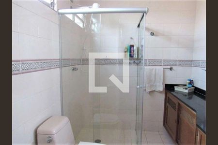 Casa à venda com 240m², 3 quartos e 3 vagas