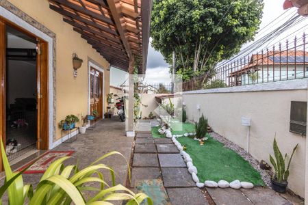 Casa à venda com 260m², 4 quartos e 2 vagas