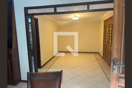 Casa à venda com 260m², 4 quartos e 2 vagas
