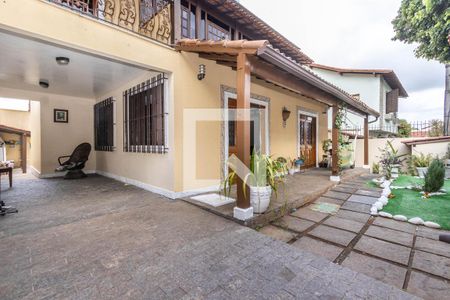 Casa à venda com 260m², 4 quartos e 2 vagas