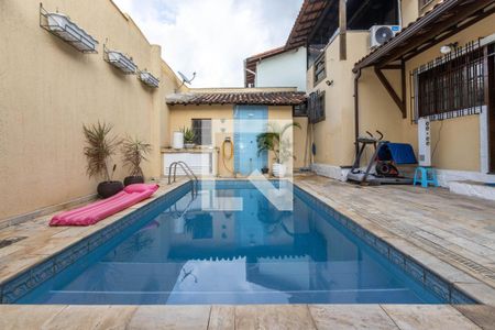 Casa à venda com 260m², 4 quartos e 2 vagas