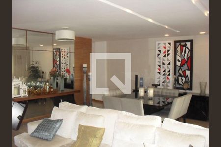Apartamento à venda com 220m², 4 quartos e 4 vagas