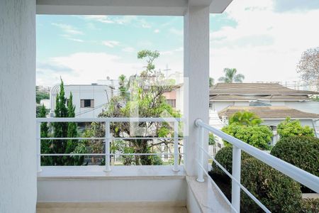 Casa à venda com 380m², 5 quartos e 6 vagasVaranda da suíte 1