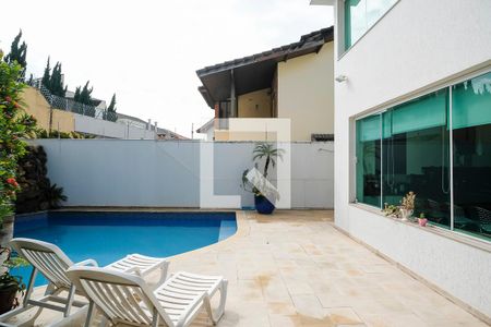 Casa à venda com 380m², 5 quartos e 6 vagasPiscina