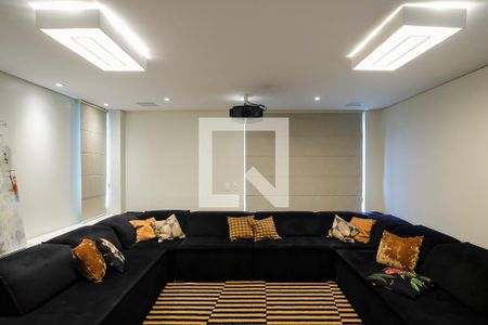 Casa à venda com 380m², 5 quartos e 6 vagasSala de TV